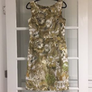 Gorgeous Ellen Tracy silk floral dress Size 8.